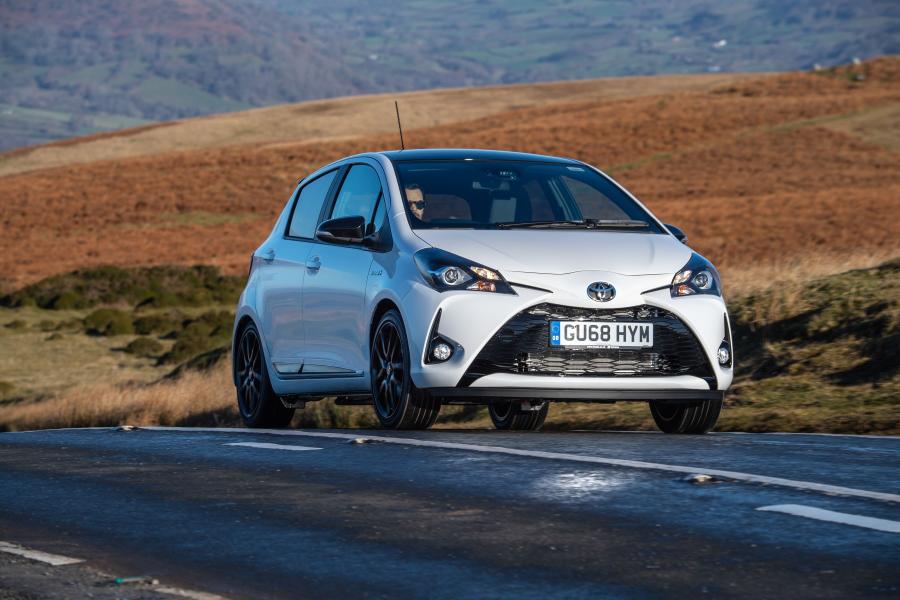  Toyota Yaris Hybrid GR Sport 2019 года  (UK) (фото 5 из 40)